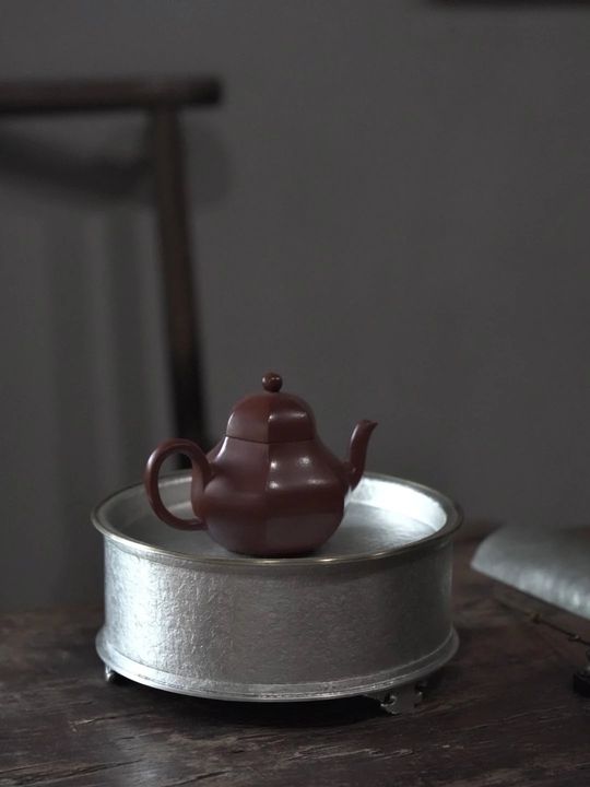 锡色圆款茶盘
