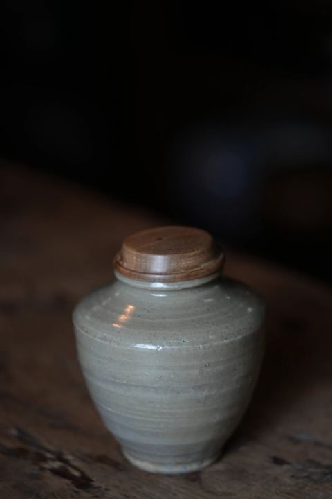 元代福建窑青陶罐 醒茶罐 尺寸：高12c m*底5.5c m